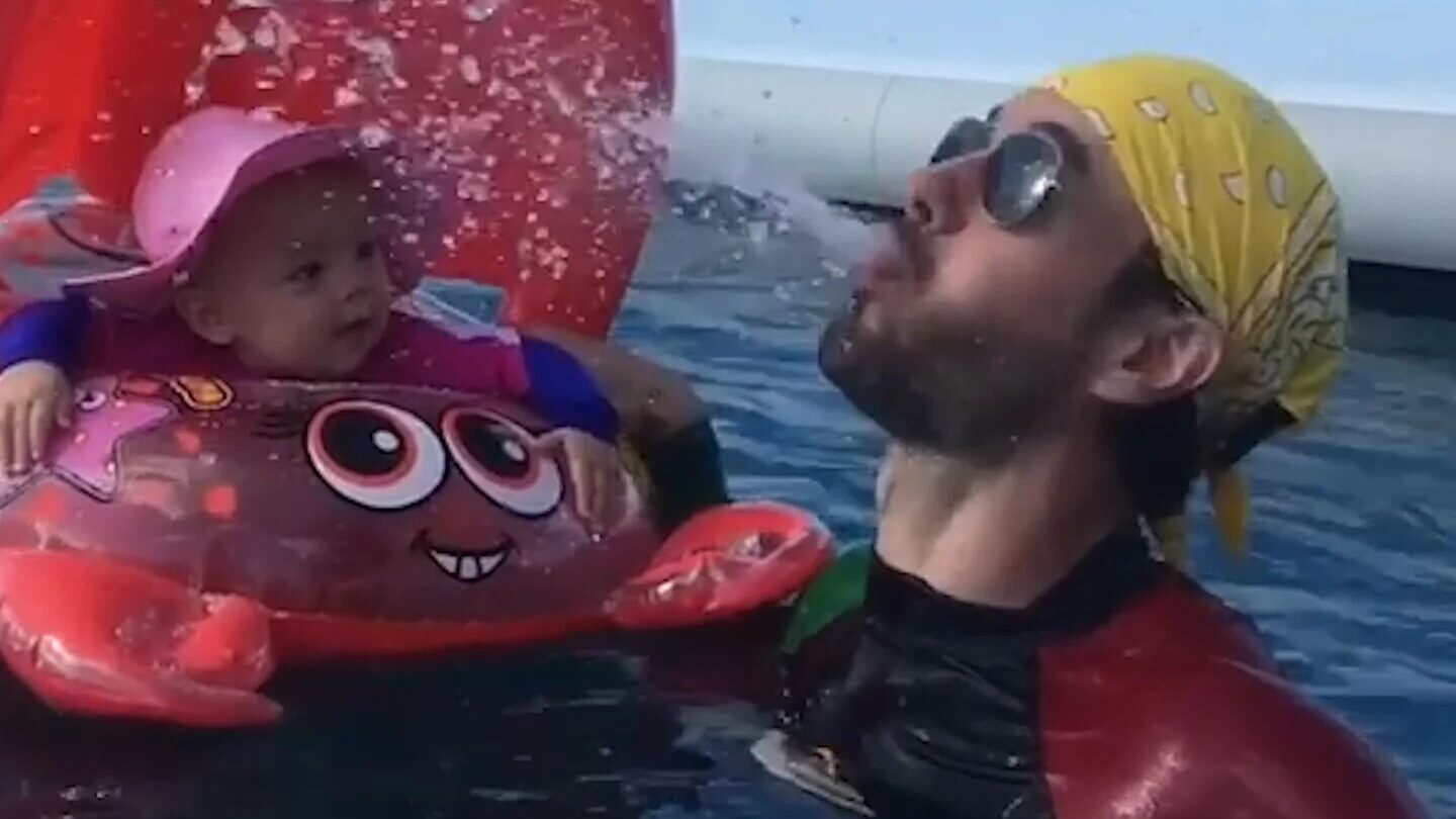 El tierno video de Enrique Iglesias con su pequeña hija |