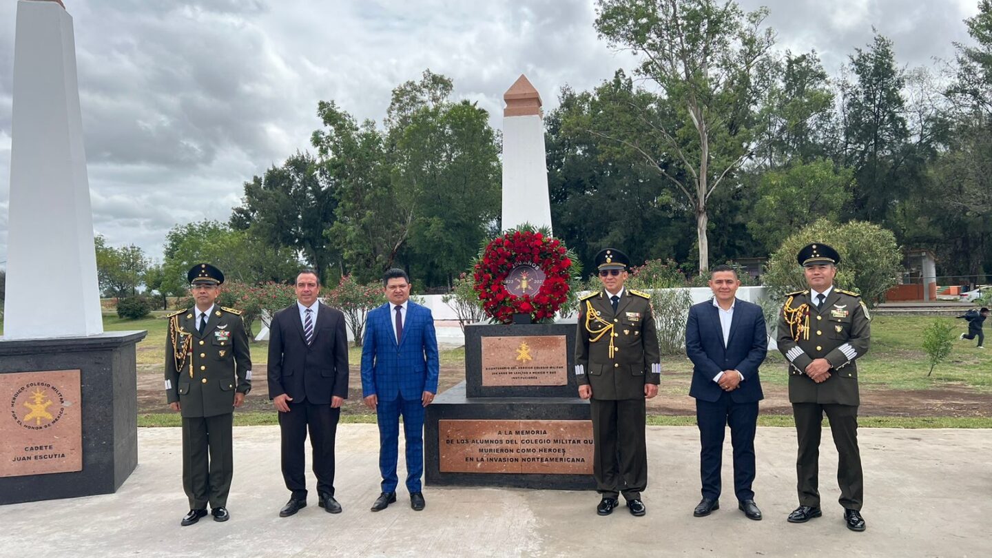 Inauguración del hemiciclo a los Niños Héroes y conmemoración del bicentenario del Heroico Colegio Militar |