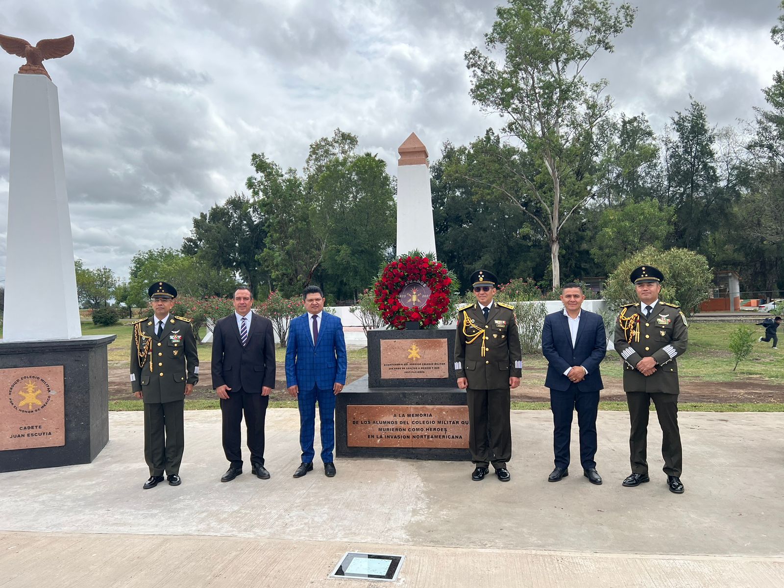 Inauguración del hemiciclo a los Niños Héroes y conmemoración del bicentenario del Heroico Colegio Militar