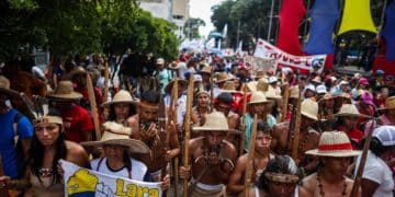 Indígenas de Venezuela se unen en defensa del territorio en el Día de la Resistencia