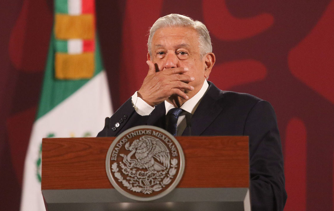 INE no suspende las conferencias matutinas de AMLO, pero pide respeto a la ley electoral