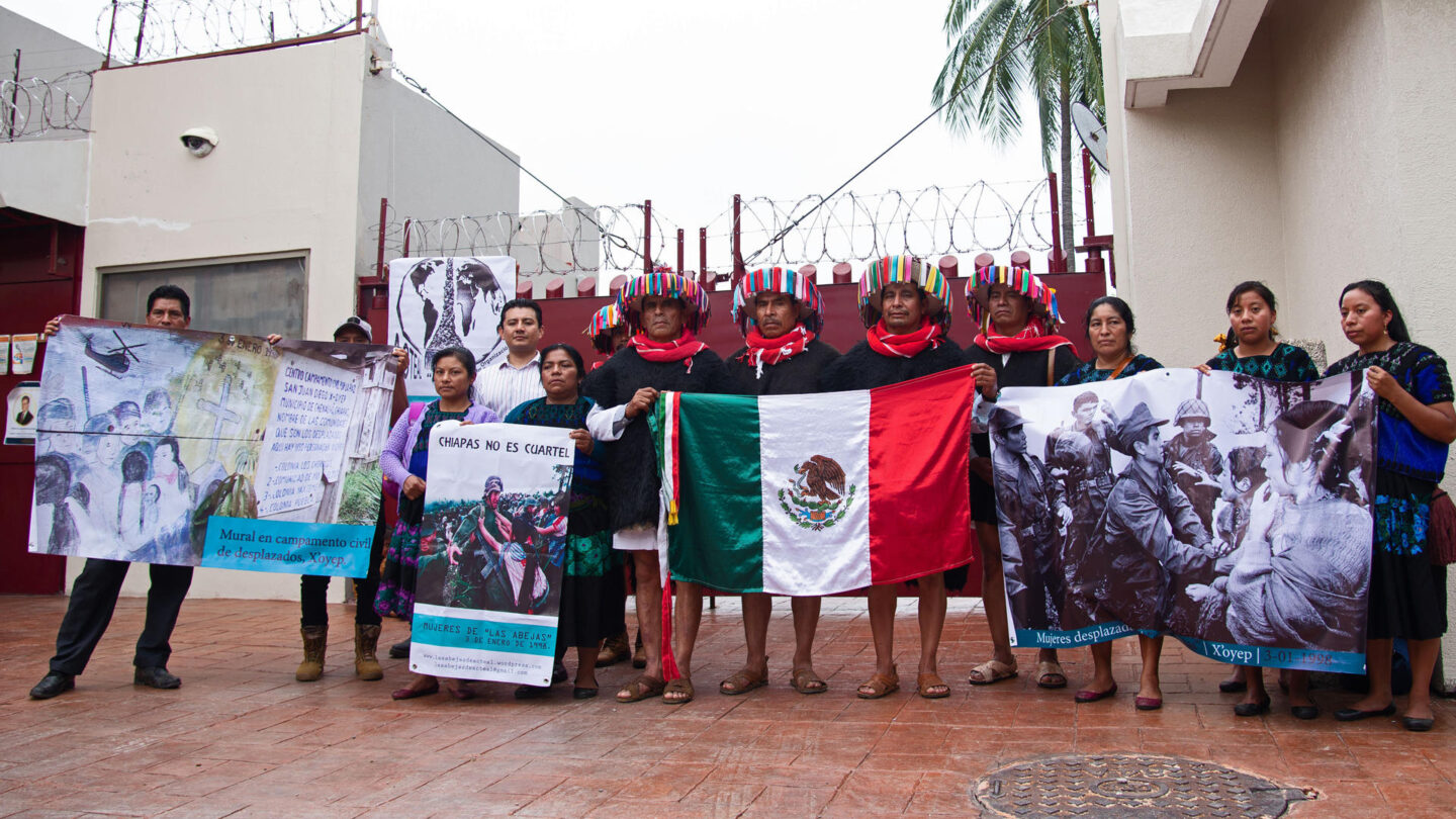 La lucha por el reconocimiento Familiares de las víctimas de la masacre de Acteal exigen al Gobierno de México reconocer el desplazamiento forzado interno |