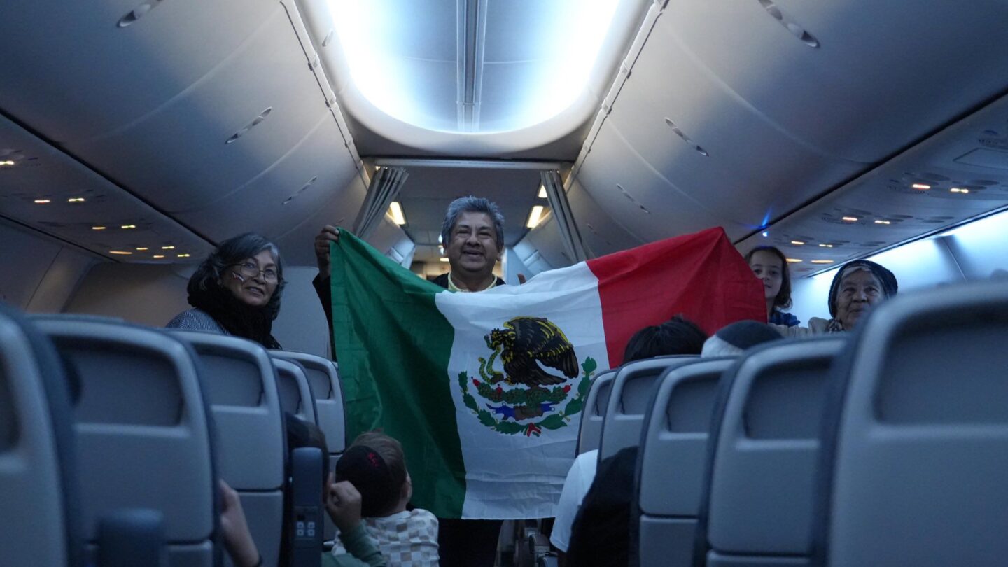 Mexicanos en Israel El puente aéreo hacia la seguridad en España |