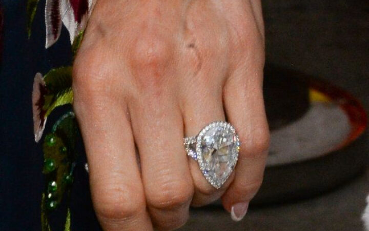 Paris Hilton pierde su anillo de 1.6 millones de euros