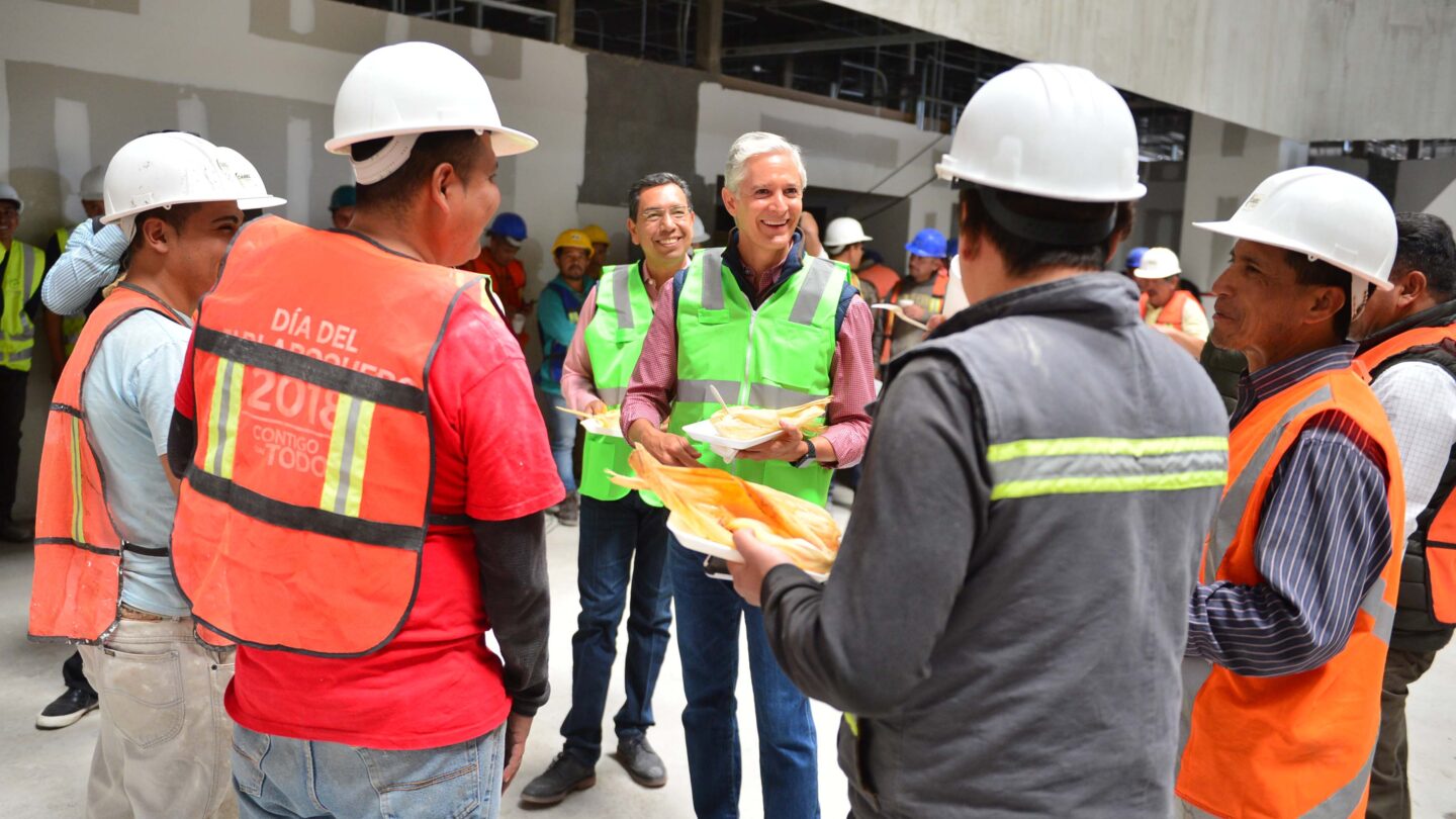 RECONOCE GOBERNADOR MEXIQUENSE LABOR DE TRABAJADORES DE LA CONSTRUCCIÓN |