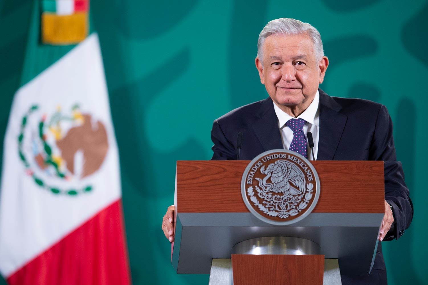 Resumen de la conferencia matutina de López Obrador del 12 de octubre: Avances y decisiones clave para el país