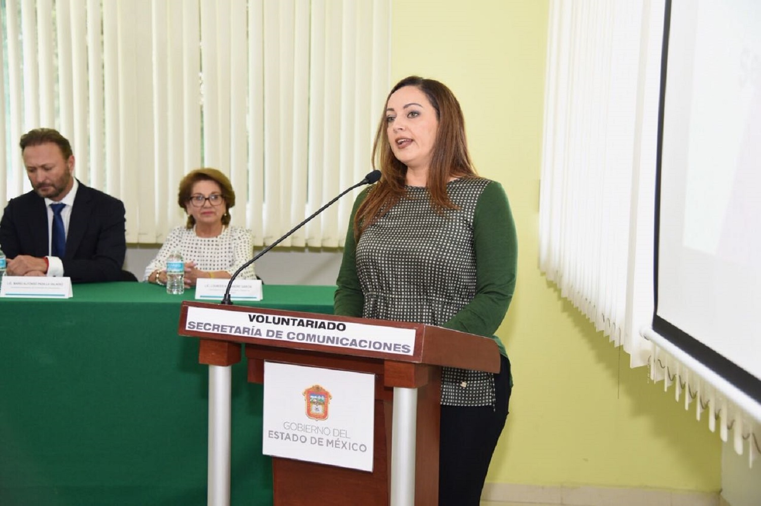 RINDEN PROTESTA INTEGRANTES DEL VOLUNTARIADO DE LA SECRETARÍA DE COMUNICACIONES DE EDOMÉX