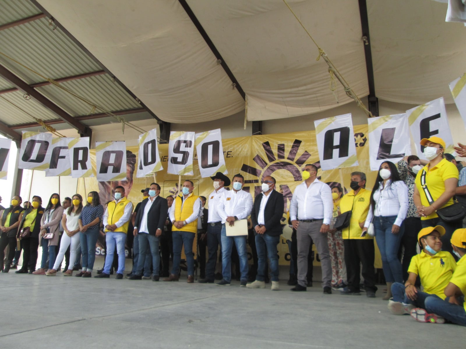 Seguros de su triunfo, los candidatos del PRD a diputados federales por Ecatepec, iniciaron campaña proselitista en sus distritos electorales