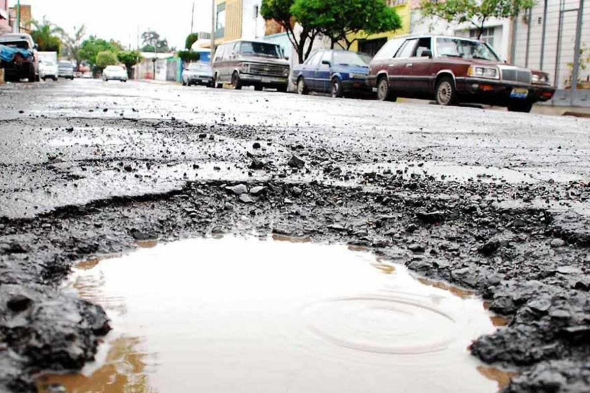 Vecinos de la colonia Miguel Hidalgo exigen mejoras en calles y alumbrado para mejorar su calidad de vida