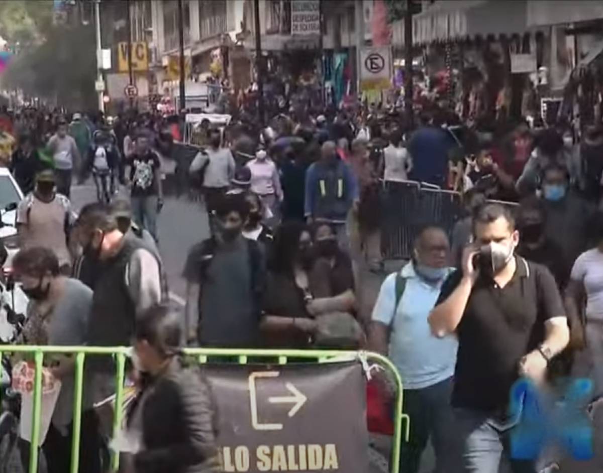 ¡Abarrotado! Así luce el Centro Histórico pese a llamado de quedarse en casa