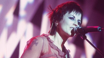 ¿Alcohol? Revelaron la causa de muerte de la vocalista de la banda The Cranberries