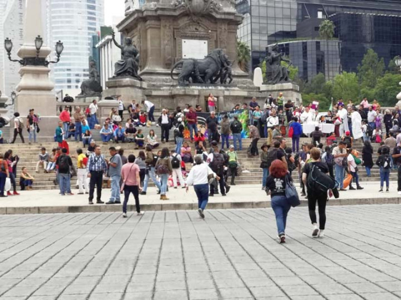 Alistan marcha en Reforma a 4 años de la desaparición de los 43