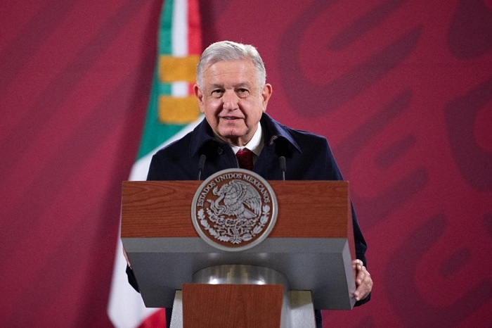 AMLO dice que le causa orgullo la que se unan PAN, PRI y PRD, pero que buscan quitarle dinero a los pobres