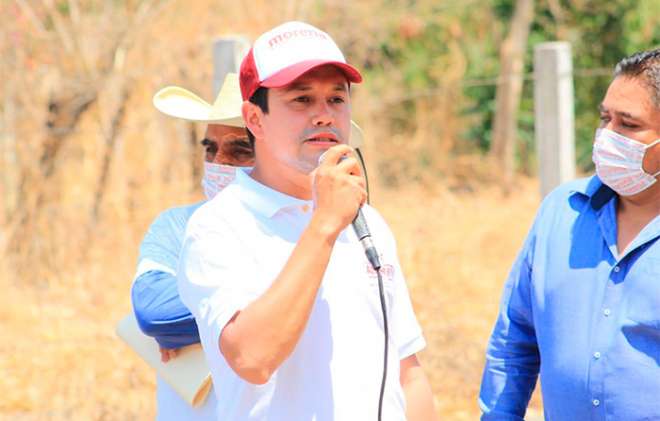 Anthony Domínguez brinda apoyo al sector agropecuario en Tejupilco