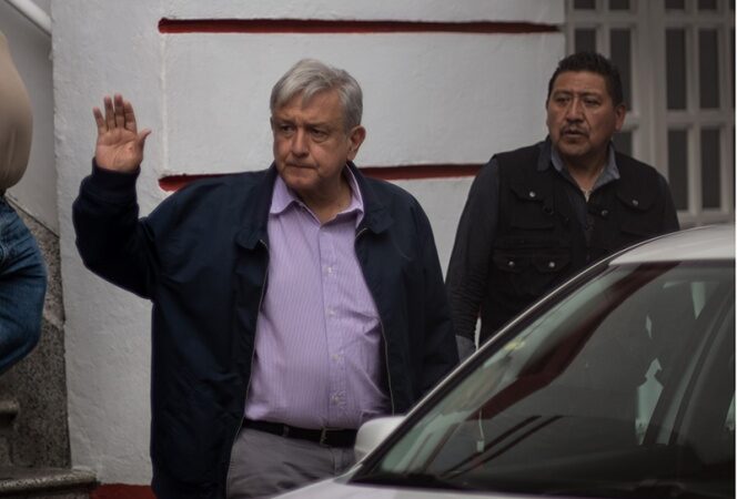 Armonía política es buena para sacar adelante a México: López 0brador