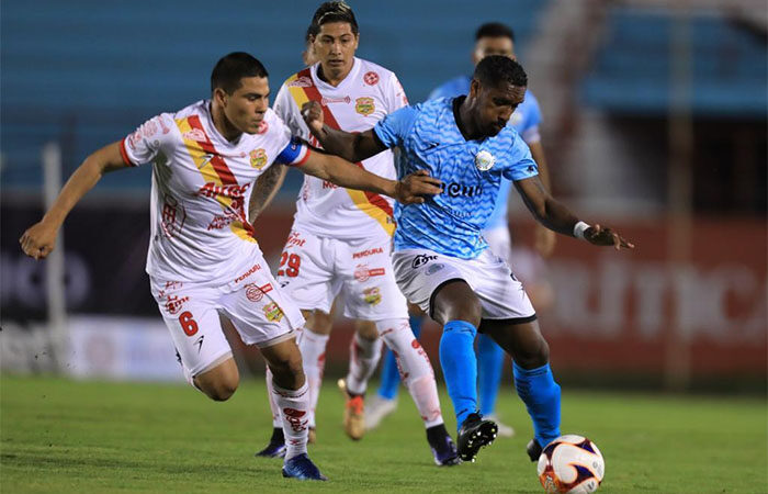Atlético Morelia se trae 4 puntos de Cancún y al momento es líder general