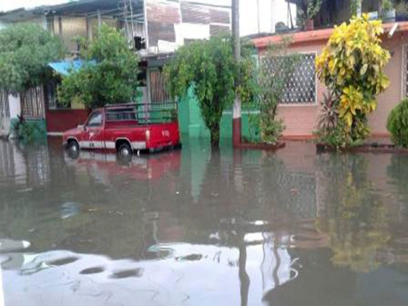 Aumenta caudal de ríos en Chiapas y afecta centenar de casas