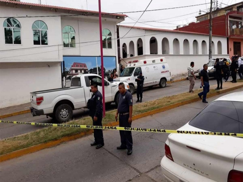 Balean y matan a policía frente a alcaldía de Matías Romero