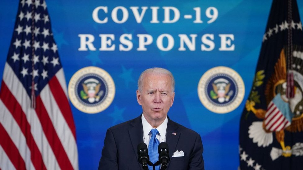 Biden prepara plan contra el covid-19, y Brasil y Rusia avanzan con la vacunación