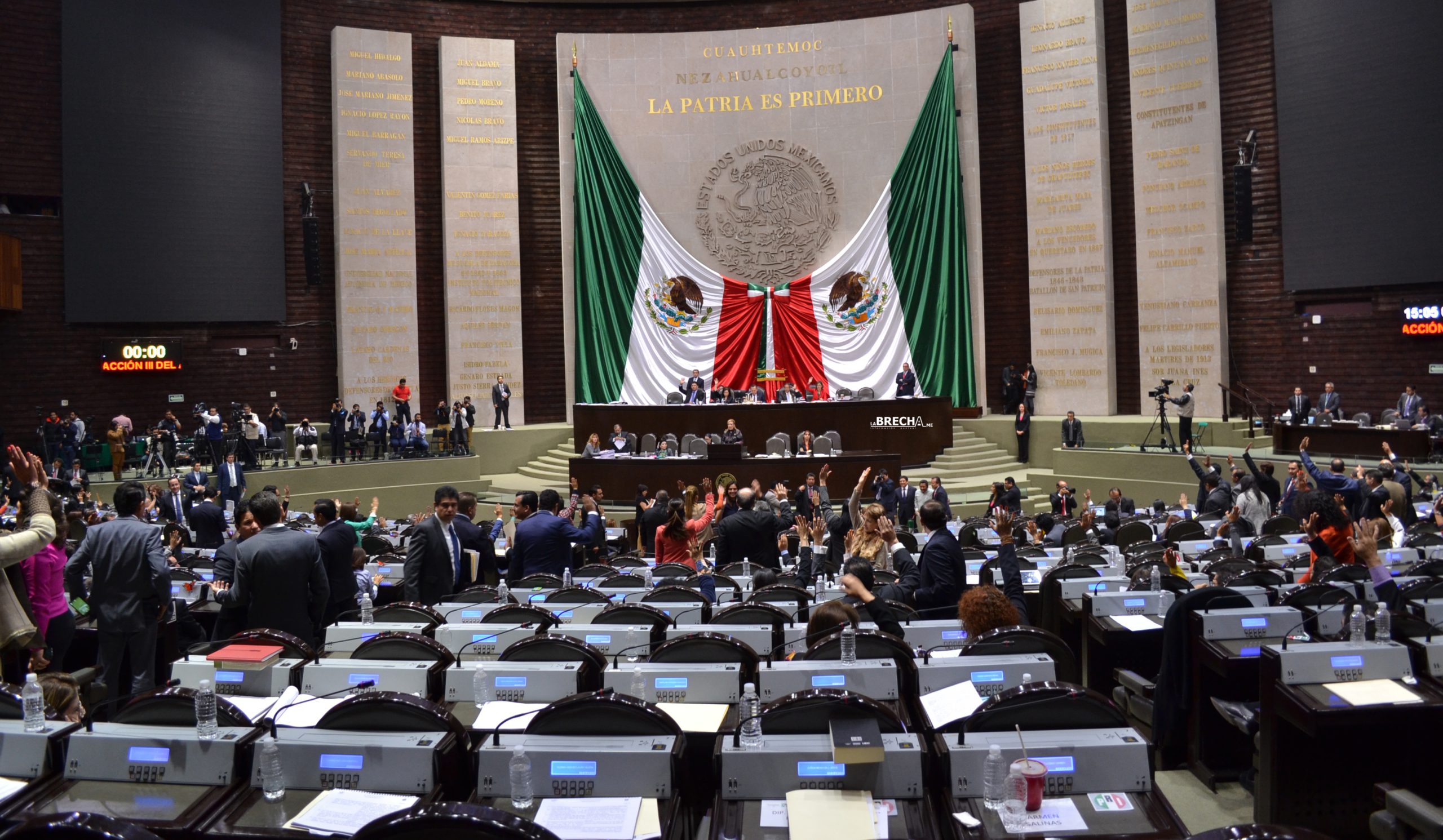 Buscan reelegirse 232 diputados de MORENA en 2021