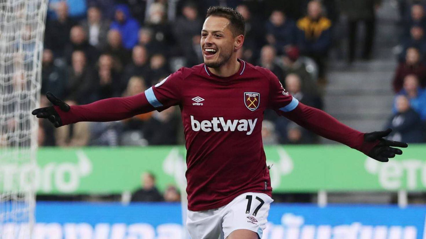 'Chicharito' Hernández negocia su pase al Valencia