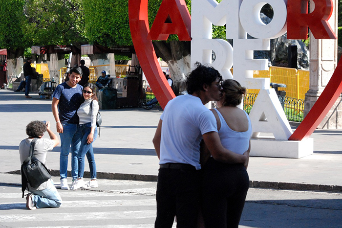 Comerciantes piden regular el centro de Morelia a los peatones para así frenar el COVID sin afectar a negocios