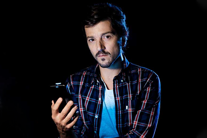 Conéctate “en privado” con Diego Luna; regresa al teatro de manera virtual