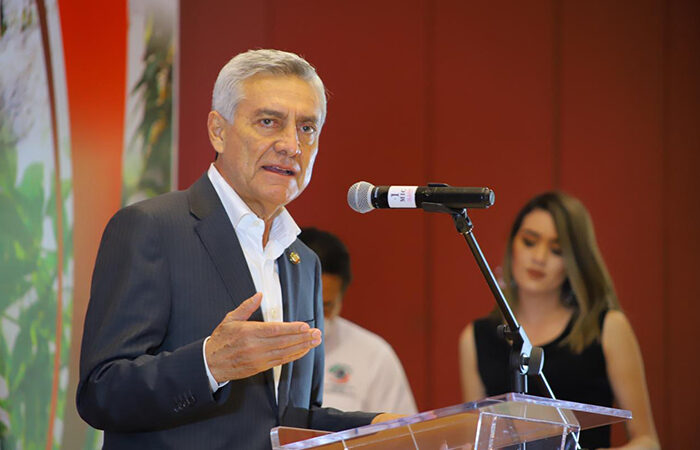 Cristóbal Arias, precandidato de Fuerza por México, pide licencia al Senado