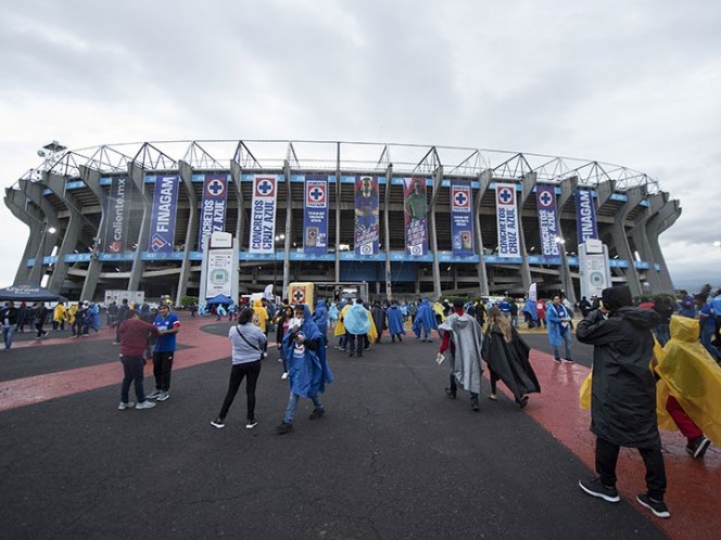 Cruz Azul descarta salir del Estadio Azteca