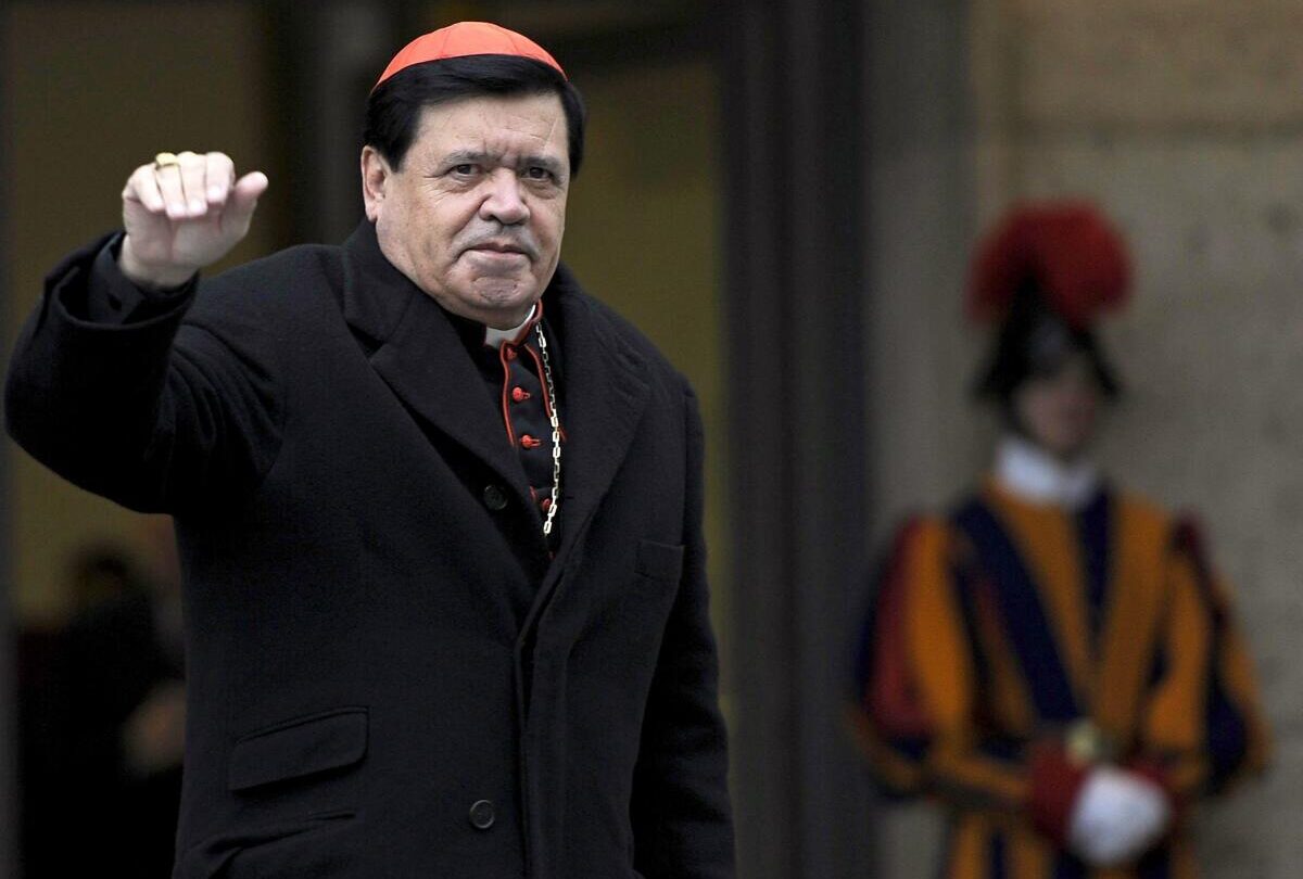 Desintuban a exarzobispo primado de México Norberto Rivera enfermo de COVID |