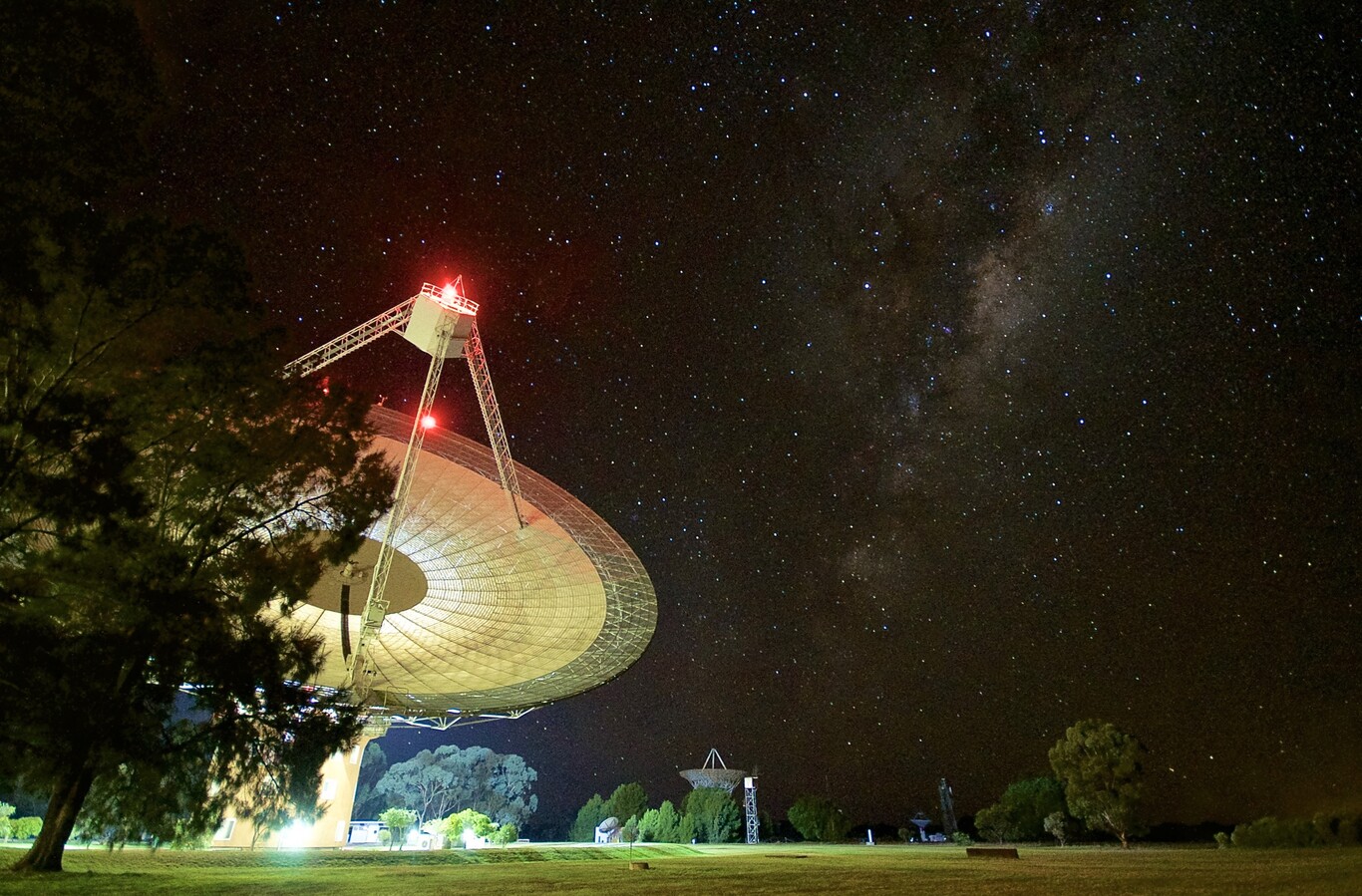 Detectan una señal de radio proveniente de algún punto de Próxima Centauri, la estrella más cercana a la Tierra