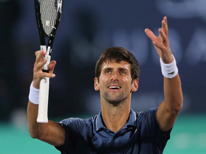 Djokovic debuta contundente en Doha