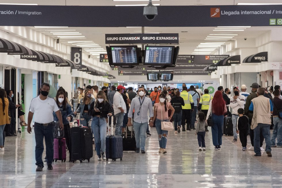 El aeropuerto de la CDMX no acata el distanciamiento social