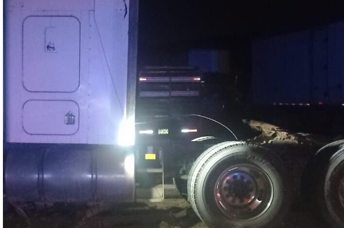 Encuentran persona sin vida dentro de un tráiler en Cdmx