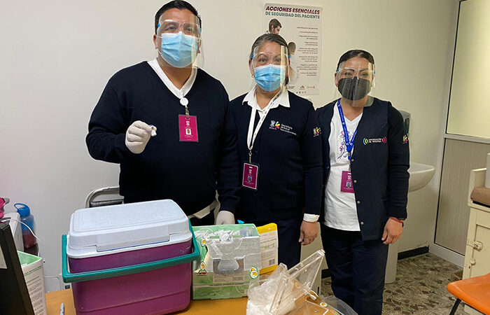 Este martes llegan más vacunas para personal médico de Michoacán
