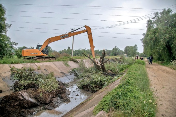 Extraen toneladas de basura del río Coxcacoaco en Texcoco