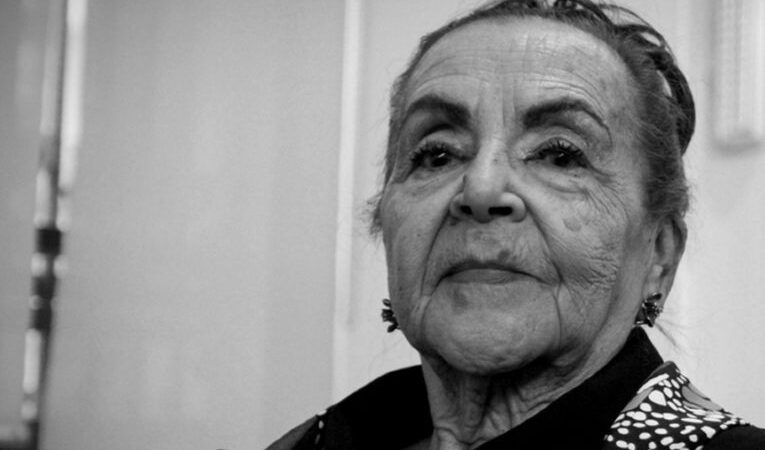 Falleció la poeta Martha Madrigal por COVID-19