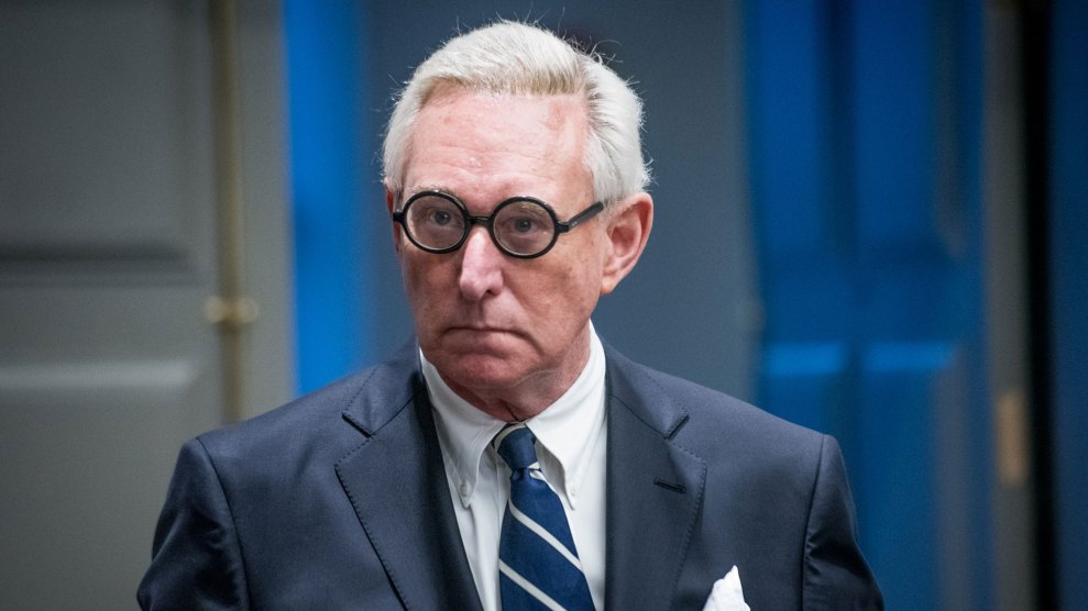 FBI detiene a Roger Stone, el extravagante asesor Republicano vinculado a Donald Trump