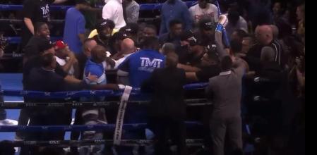 Floyd Mayweather regresa a ring con lamentable show