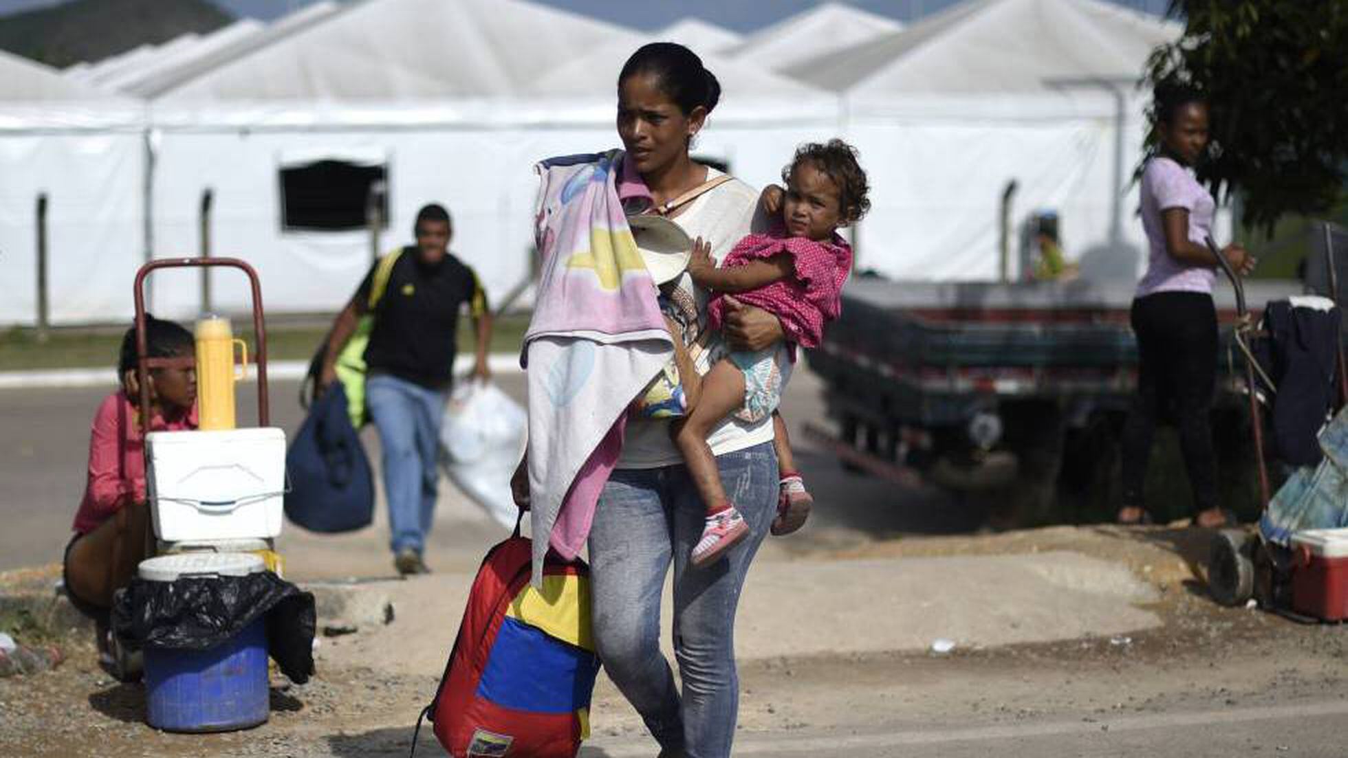 Grupo de indígenas venezolanos abandona Brasil por miedo a los ataques xenófobos