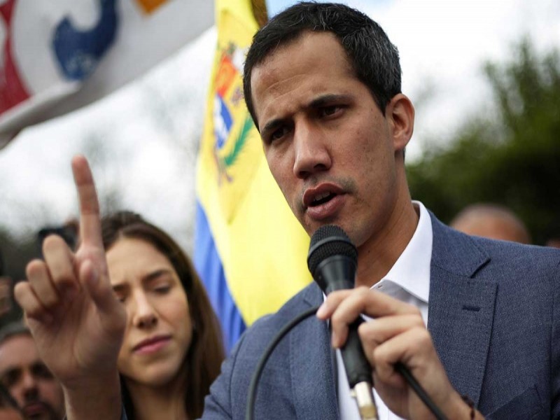 Guaidó ofrece diálogo a funcionarios de Maduro