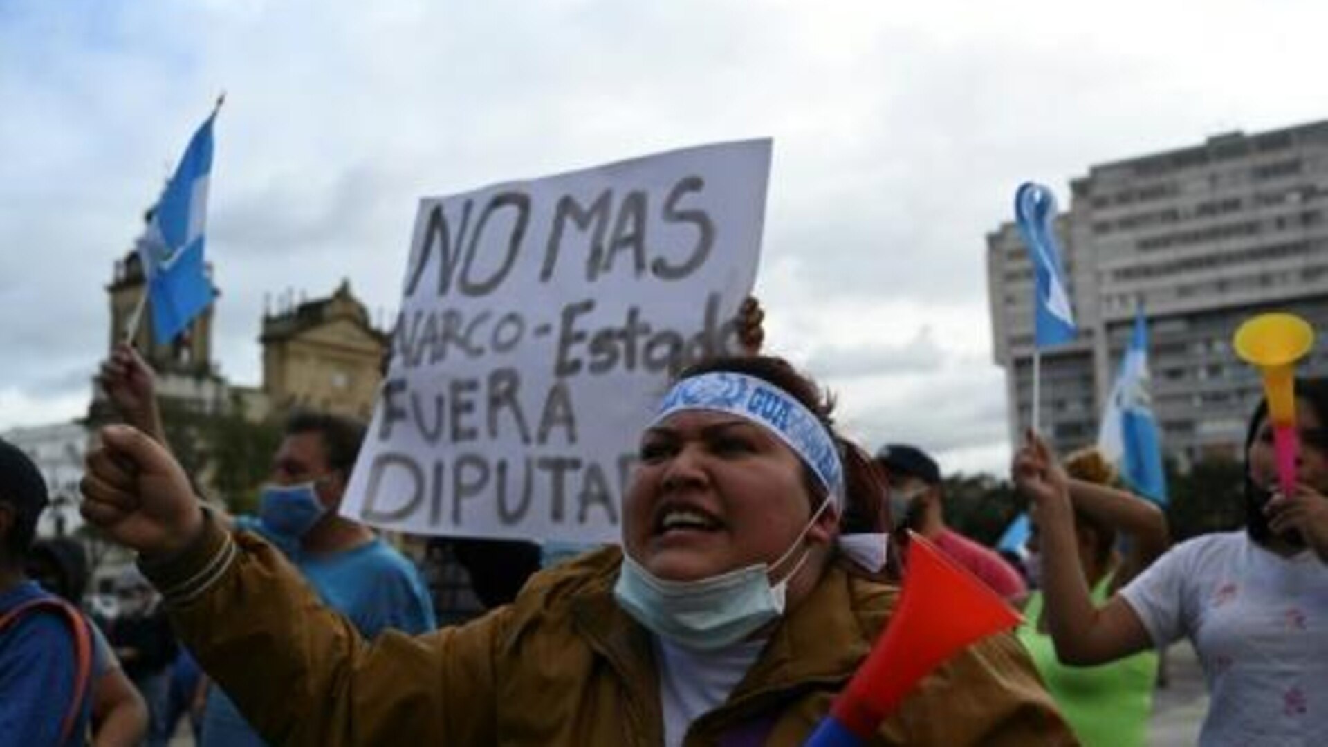 Guatemaltecos vuelven a las calles para exigir la renuncia del presidente