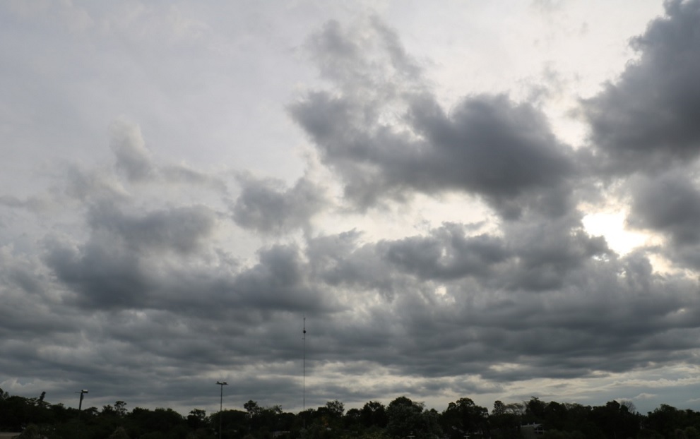 Habrá cielo medio nublado con posibilidad de lluvia en el Valle de México