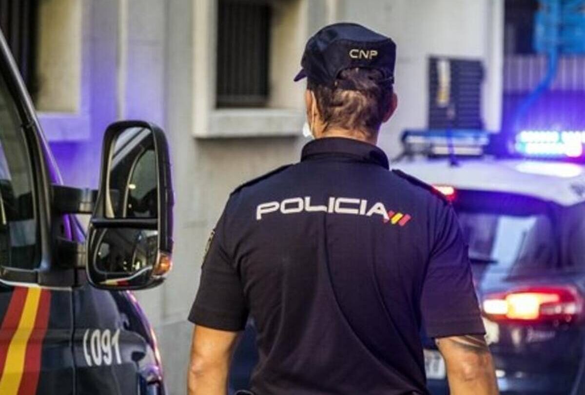 Hombre terminó arrestado tras fingir ser un policía para robar una dona |