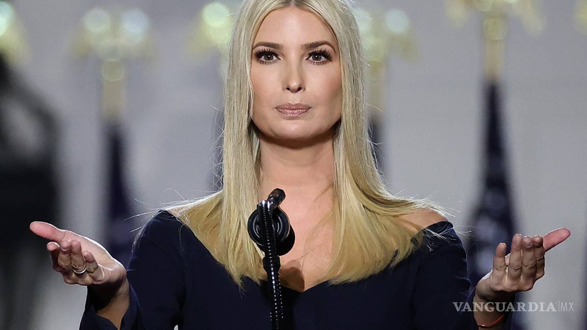 Ivanka Trump rinde declaración en demanda por desvío de fondos