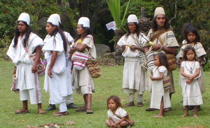 La burocracia limita derechos de indígenas peruanos en el acceso a la tierra