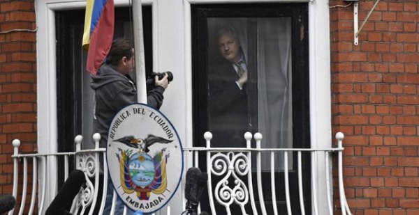 Lenín Moreno tiene “el camino” listo para condenar a Julian Assange