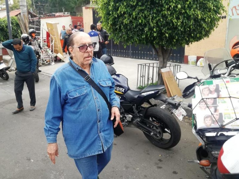 Líder de Grupo Cañaveral choca motopatrulla y lesiona a 'polis'