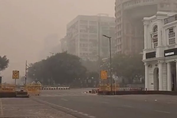 Lluvia artificial en Nueva Deli para combatir la contaminación