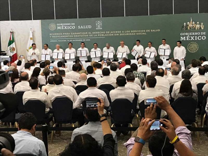 López Obrador va de gira por el sureste; firma acuerdo por la salud